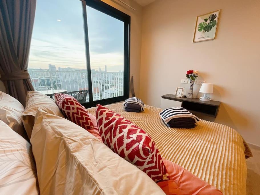 Base Central Pattaya Long Balcony King-Bed With Infinity Pool & Free Netflix! Екстер'єр фото