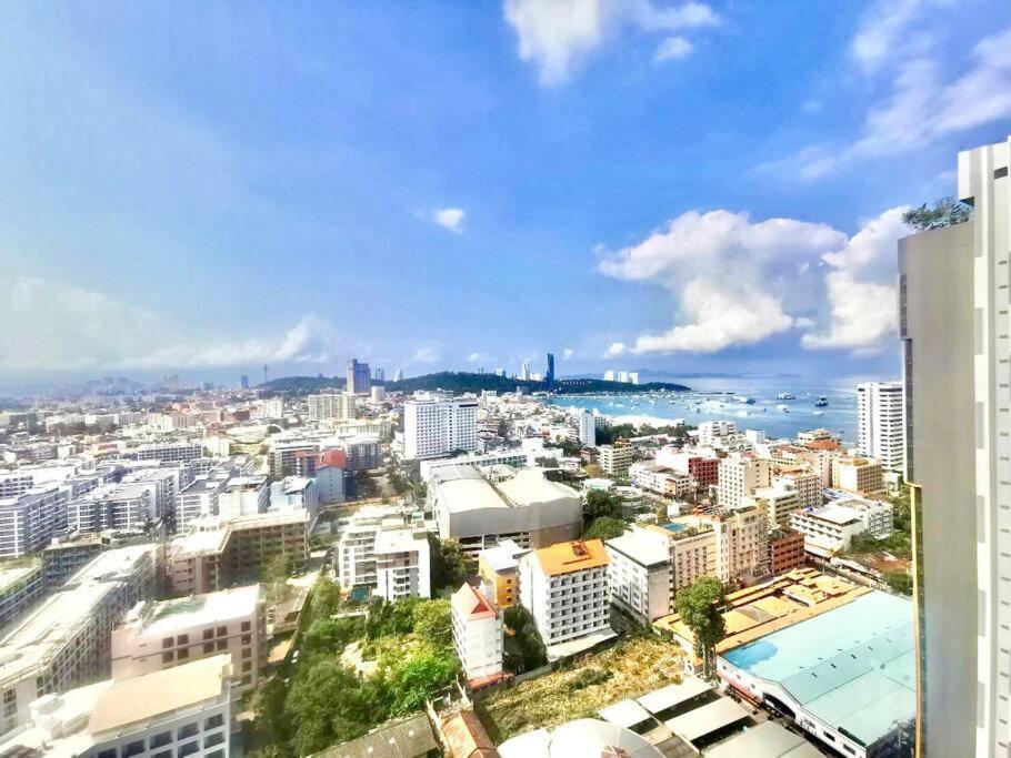 Base Central Pattaya Long Balcony King-Bed With Infinity Pool & Free Netflix! Екстер'єр фото
