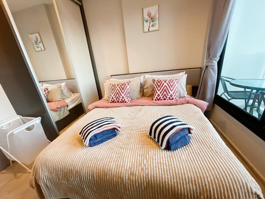 Base Central Pattaya Long Balcony King-Bed With Infinity Pool & Free Netflix! Екстер'єр фото