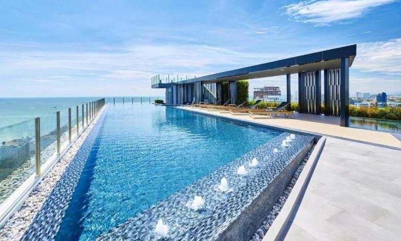 Base Central Pattaya Long Balcony King-Bed With Infinity Pool & Free Netflix! Екстер'єр фото