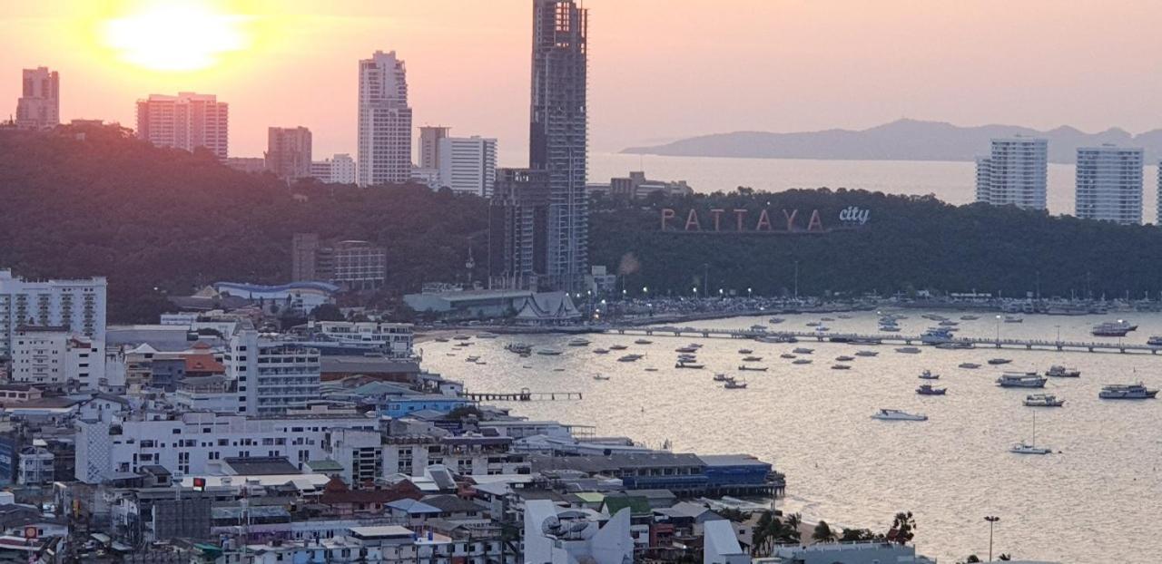 Base Central Pattaya Long Balcony King-Bed With Infinity Pool & Free Netflix! Екстер'єр фото