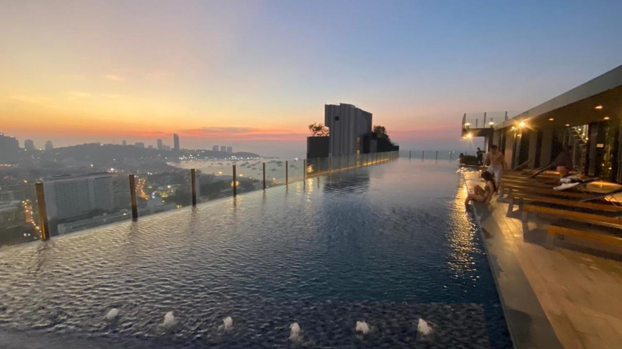 Base Central Pattaya Long Balcony King-Bed With Infinity Pool & Free Netflix! Екстер'єр фото