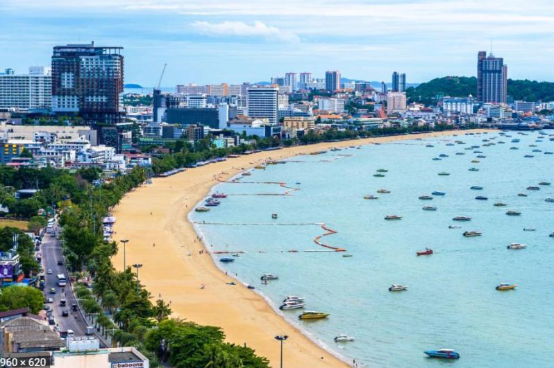 Base Central Pattaya Long Balcony King-Bed With Infinity Pool & Free Netflix! Екстер'єр фото