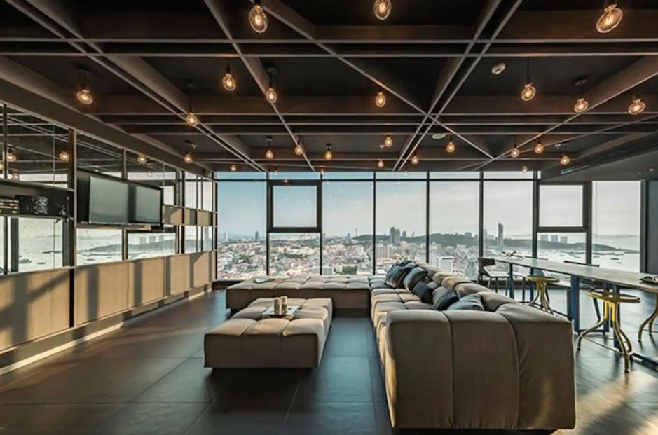 Base Central Pattaya Long Balcony King-Bed With Infinity Pool & Free Netflix! Екстер'єр фото