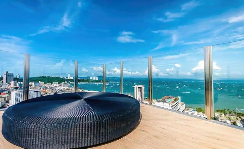 Base Central Pattaya Long Balcony King-Bed With Infinity Pool & Free Netflix! Екстер'єр фото